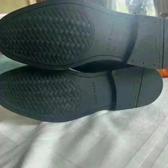 Cole Hahn ladies size 5 B. Never worn. Brand new. Black knee-high leather boots. - Picture 11 of 16